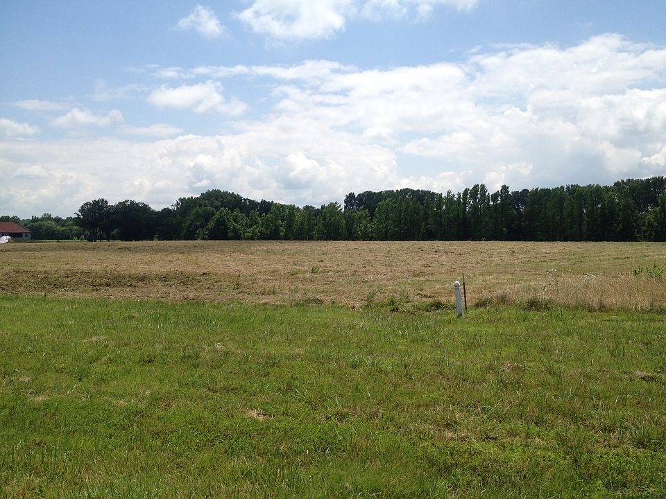 1st image of 200 Ainsley Manor Dr