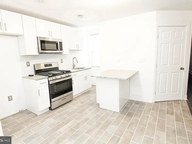 5532 Market St #B — Photo 6