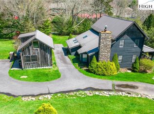 483 Old Turnpike Rd, Beech Mountain, NC 28604