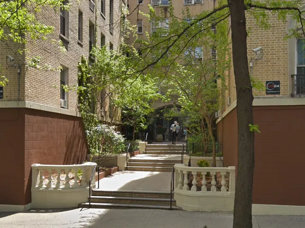 245 Wadsworth Avenue