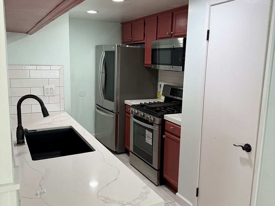 1st image of 1186 Acadia Pl