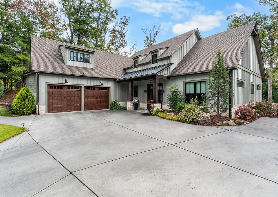 1st image of 341 Fallen Leaf Rd