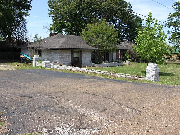 3rd image of 200 Moore Dr