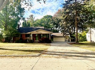 23906 Harvard Shore Dr, Saint Clair Shores, MI 48082