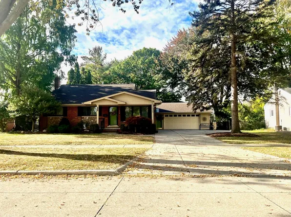 23906 Harvard Shore Dr, Saint Clair Shores, MI 48082