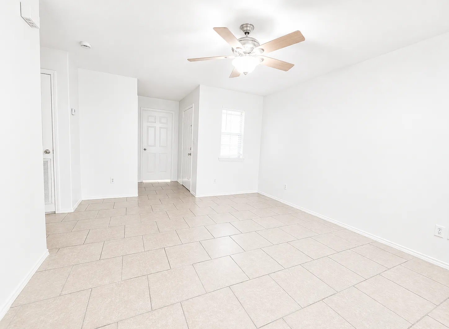 1523 Oasis Drive - 1 — Photo 4