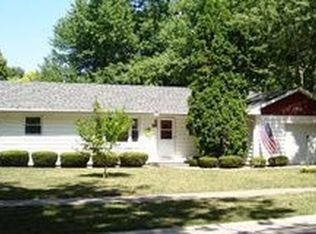 1914 Winchester Dr, Champaign, IL 61821