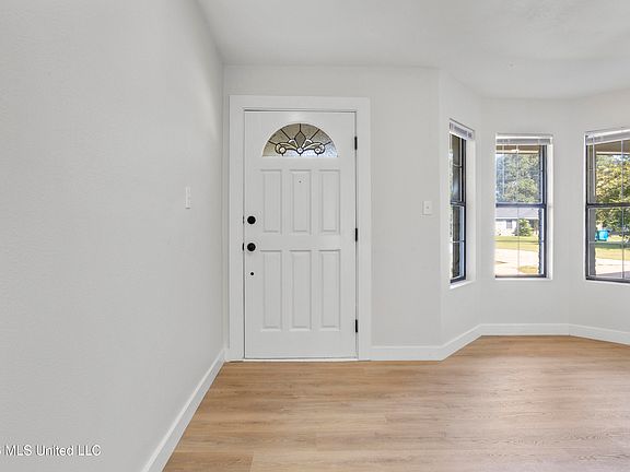4th image of 4724 Weems St