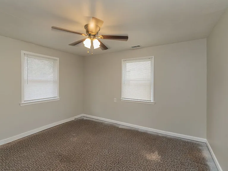 821 Forsythe St — Photo 9