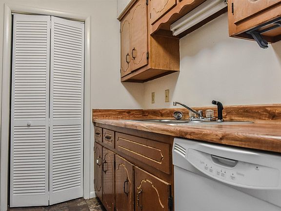 4th image of 111 Bennett Dr APT 4