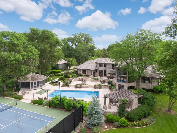 4700 Annaway Dr, Edina, MN 55436