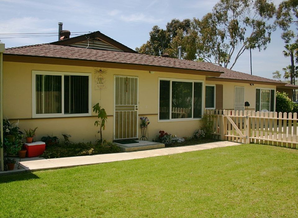 Duplex on 9100  sqft lot