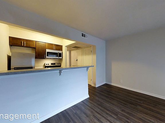 4th image of 5515 Gaston Ave APT 211