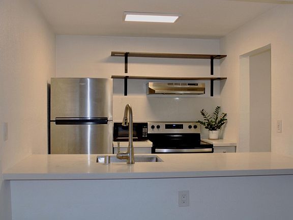 2nd image of 260 Industrial Pkwy APT 5