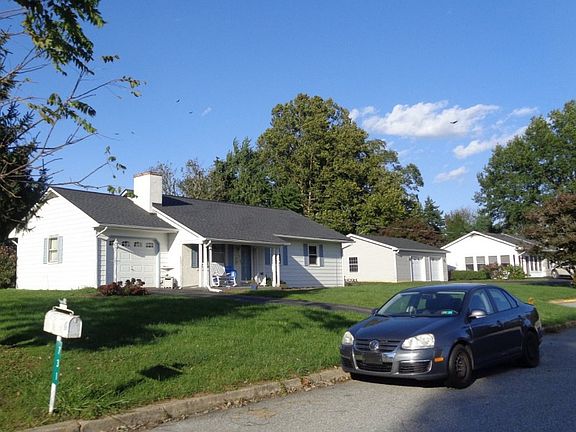 2nd image of 731 Hillcrest Dr