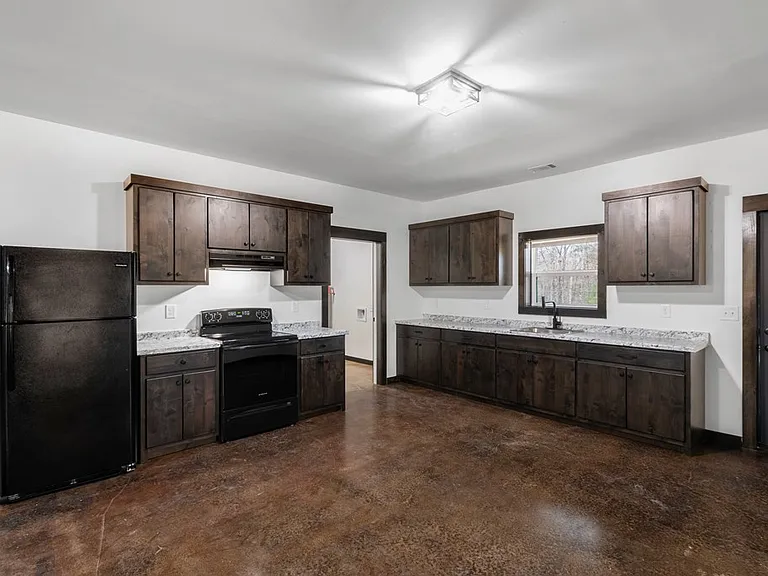 137A Johnson Ford Rd — Photo 3