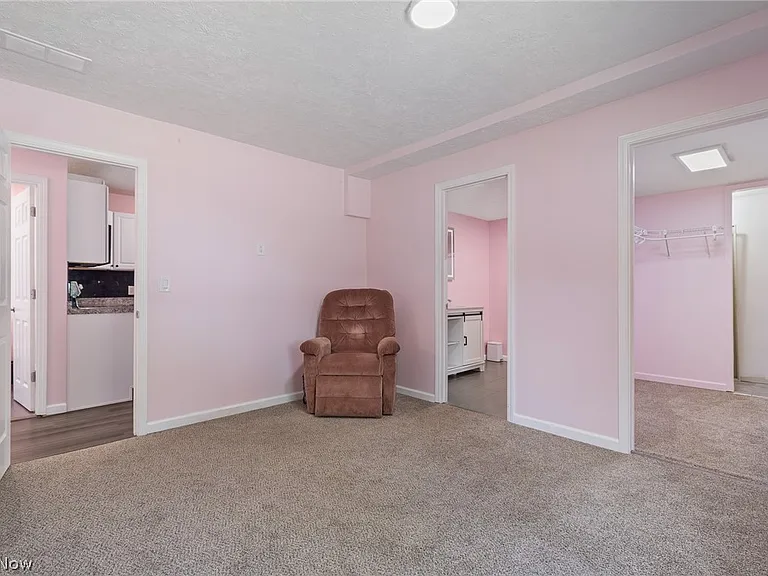 219 N Jefferson St — Photo 11