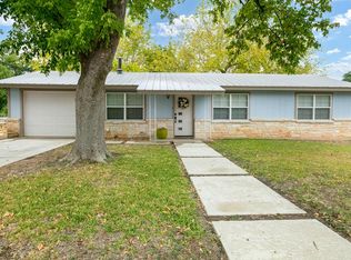 314 W Ufer St, Fredericksburg, TX 78624