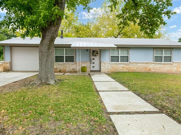 314 W Ufer St, Fredericksburg, TX 78624