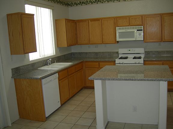 4th image of 931 Cornerstone Pl #0