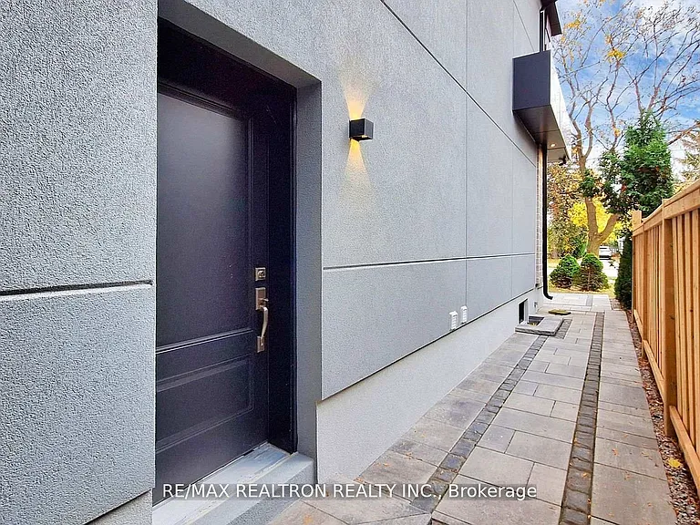 84 Murray Dr — Photo 39
