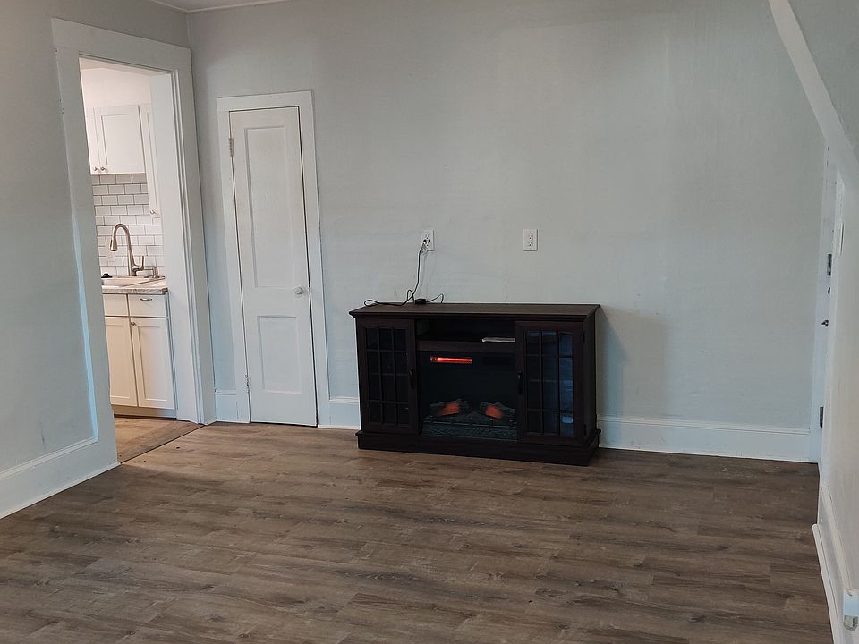 2nd image of 125 Barrett Ave #2