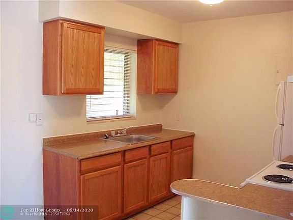4th image of 1134 Chateau Park Dr