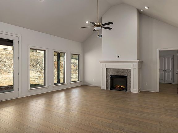 3rd image of 109 Fallow Cir