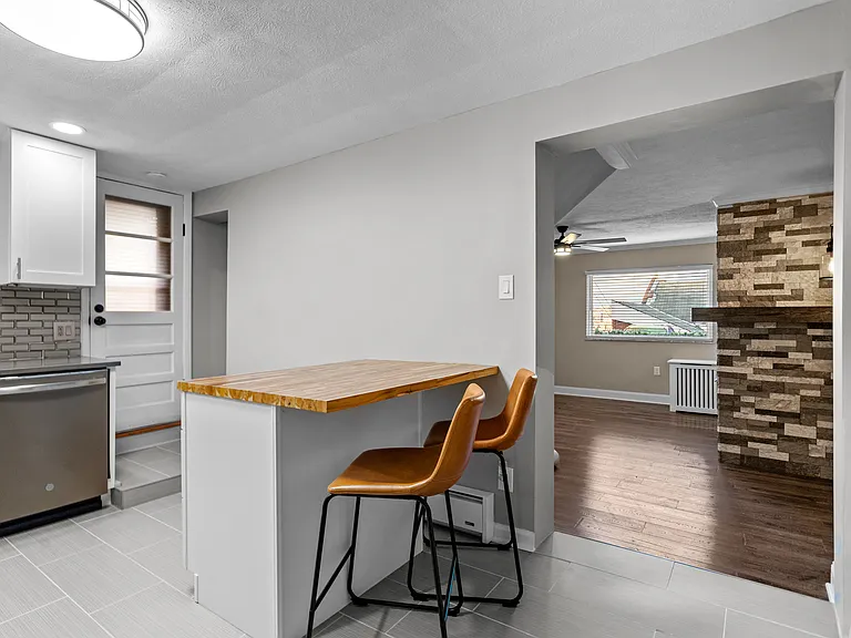 2 Gregory St — Photo 7