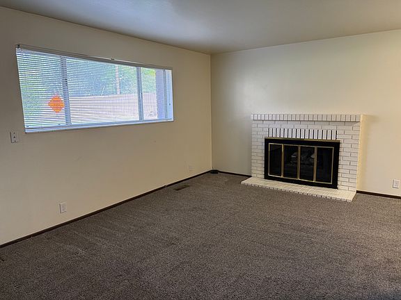 2nd image of 516 E Leona Ln