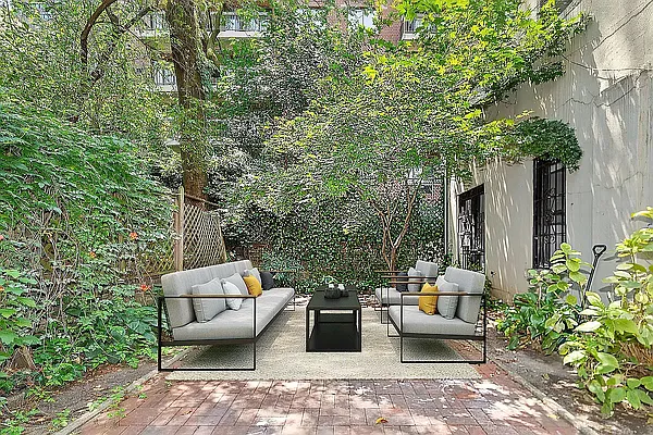 Rented by REAL New York | media 7