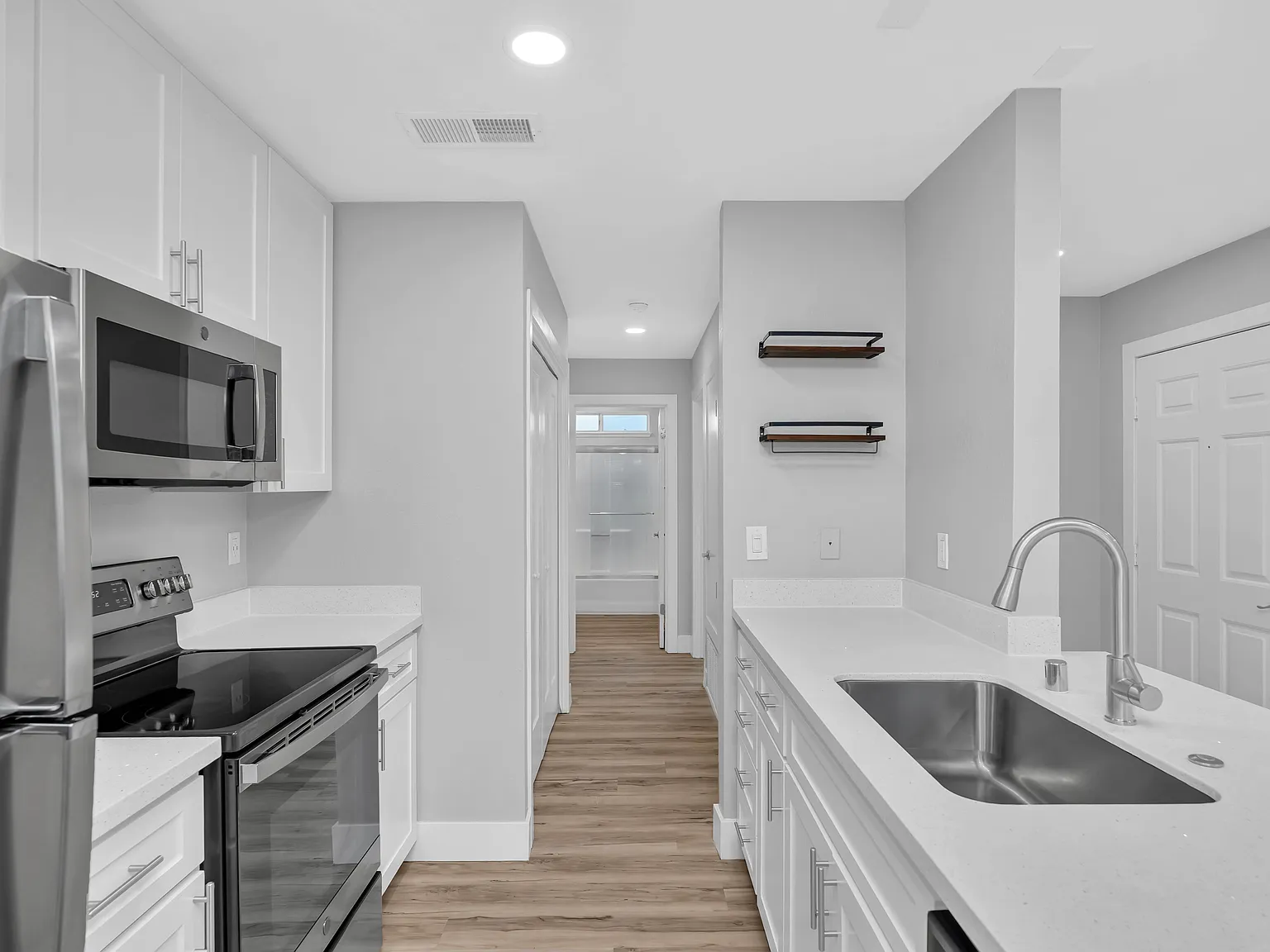 Summerview Apts — Photo 3