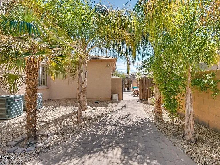 2892 E Beechnut Pl — Photo 53