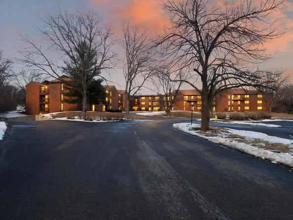 2929 Sunnyside 303a Dr, Rockford, IL 61114