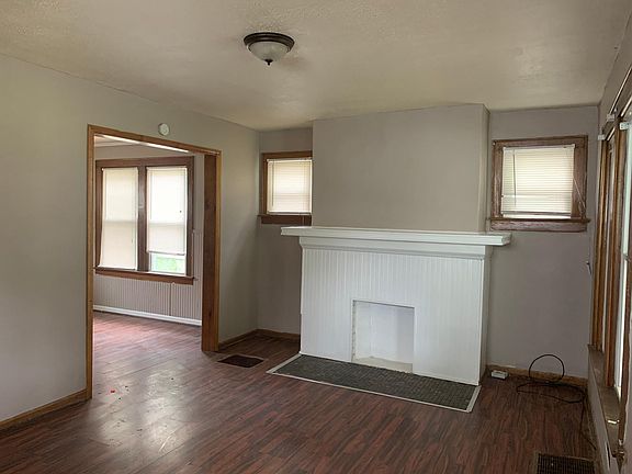 2nd image of 693 S Wayne Ave