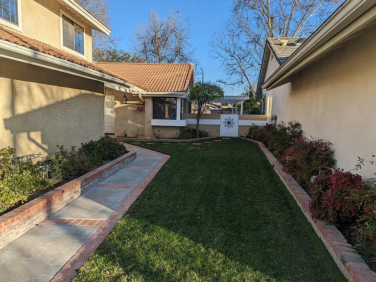 26006 Manzano Ct — Photo 2