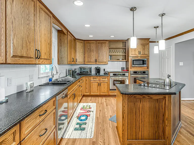 9503 Inavale Ln — Photo 13