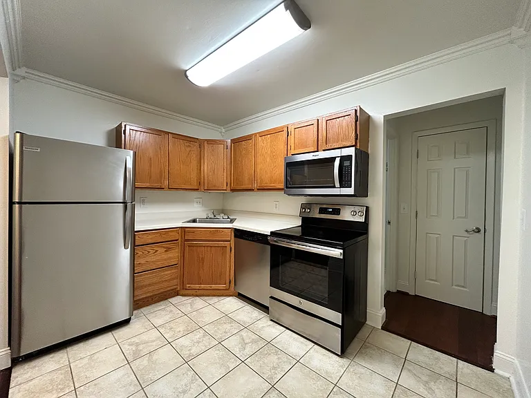 228 Crocker Dr #F — Photo 17