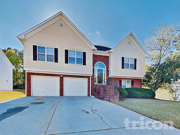 2nd image of 690 Oak Vista Ct