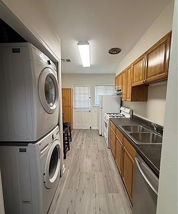 4th image of 1207 Brockenbraugh Ct