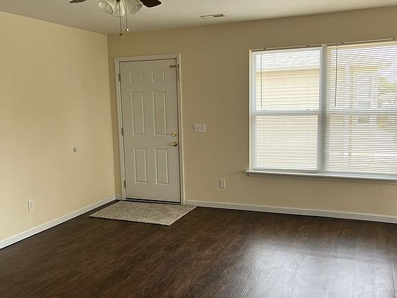 2nd image of 727 W 5th St #201