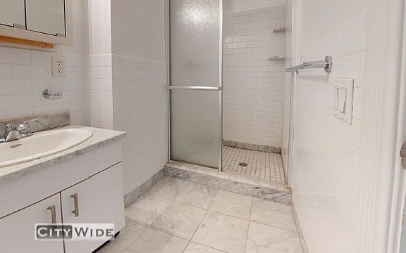 5th image of 157 E 71st St #1RE