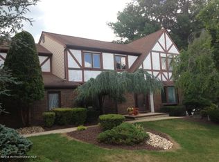 27 Manor Dr, Marlboro, NJ 07746