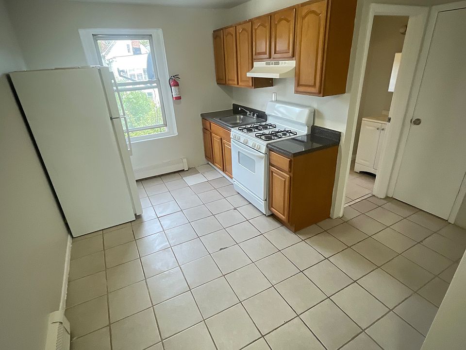 1st image of 130 Broadway #3