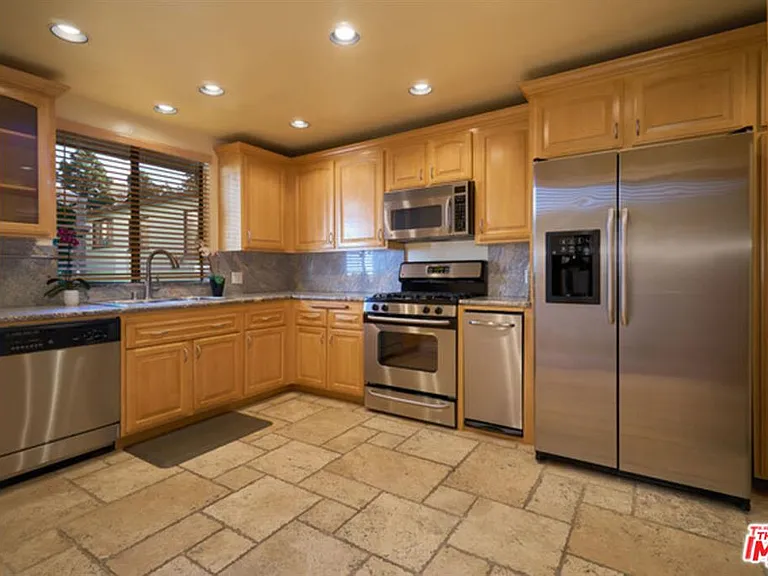 1937 S Beverly Glen Blvd #20 — Photo 12