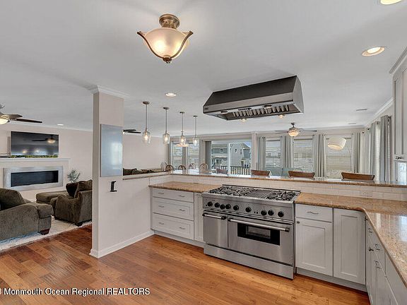 2nd image of 350 Cheryl Drive