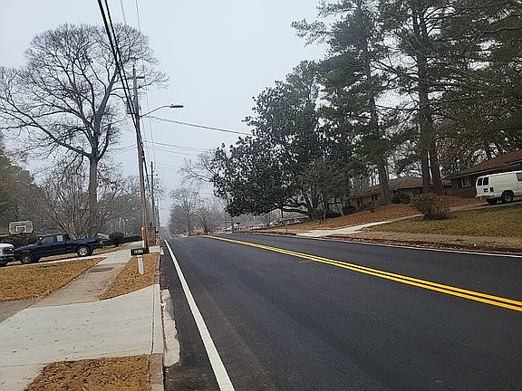 5th image of 2823 Delowe Dr