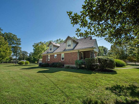 4th image of 3909 Glen Oak Dr