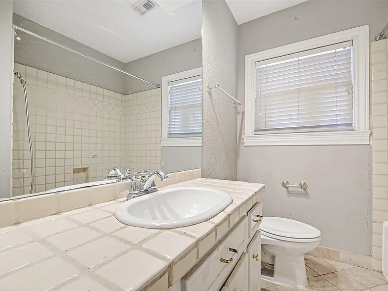 1210 Shearn St — Photo 24