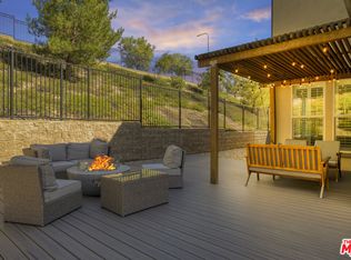 20629 W Chestnut Cir, Northridge, CA 91326